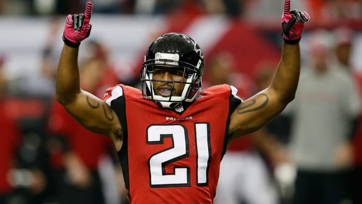 ATLANTA, GA – OCTOBER 14: Chris Owens #21 of the Atlanta Falcons reacts after their 23-20 win over the Oakland Raiders at Georgia Dome on October 14, 2012, in Atlanta, Georgia. (Photo by Kevin C. Cox/Getty Images)