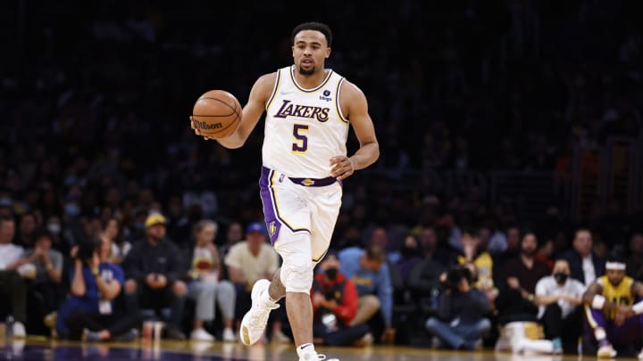 (Photo by Michael Owens/Getty Images) – Los Angeles Lakers