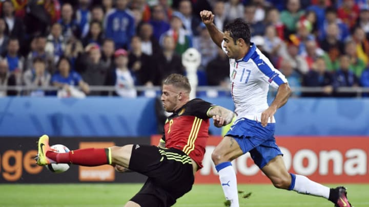 Belgium's defender Toby Alderweireld (L) is challenged by Italy's Eder during the Euro 2016 group E football match between Belgium and Italy at the Parc Olympique Lyonnais stadium in Lyon on June 13, 2016. / AFP / jeff pachoud (Photo credit should read JEFF PACHOUD/AFP/Getty Images)