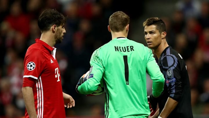 MUNICH, GERMANY - APRIL 12: Manuel Neuer, goalkeeper of Muenchen argues with Cristiano Ronaldo of real Madrid during the UEFA Champions League Quarter Final first leg match between FC Bayern Muenchen and Real Madrid CF at Allianz Arena on April 12, 2017 in Munich, Germany. (Photo by Alex Grimm/Bongarts/Getty Images)