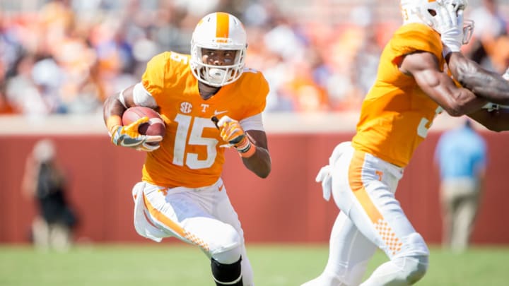 KNOXVILLE, TN – SEPTEMBER 17: Wide receiver Jauan Jennings #15 of the Tennessee Volunteers looks to run the ball downfield during their game against the Ohio Bobcats at Neyland Stadium on September 17, 2016 in Knoxville, Tennessee. (Photo by Michael Chang/Getty Images)