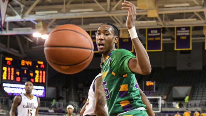 GREENVILLE, NC – JANUARY 31: Tulane Green Wave guard Melvin Frazier (35) loses a ball out of bounds during a game between the Tulane Green Wave and the East Carolina Pirates at Williams Arena – Minges Coliseum in Greenville, NC on January 31, 2018. Tulane defeated East Carolina 71-69 in OT. (Photo by Greg Thompson/Icon Sportswire via Getty Images)