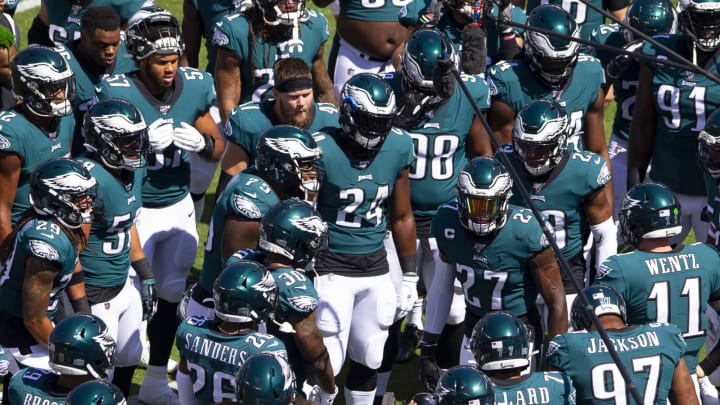 Philadelphia Eagles huddle (Photo by Mitchell Leff/Getty Images)