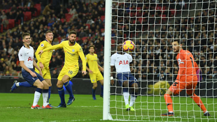 LONDON, ENGLAND - NOVEMBER 24: Olivier Giroud of Chelsea scores his team's first goal during the Premier League match between Tottenham Hotspur and Chelsea FC at Tottenham Hotspur Stadium on November 24, 2018 in London, United Kingdom. (Photo by Mike Hewitt/Getty Images)