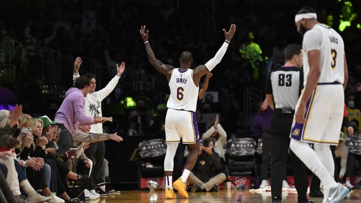 (Photo by Kevork Djansezian/Getty Images) – Los Angeles Lakers