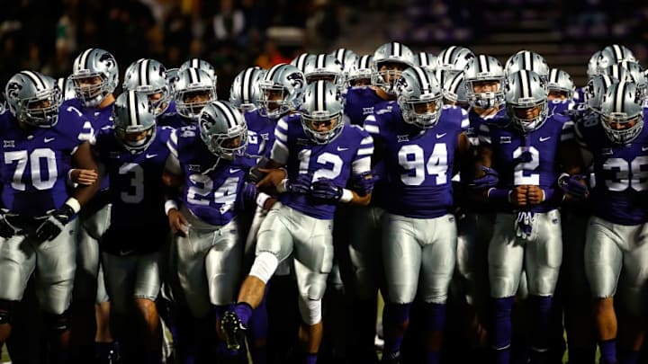MANHATTAN, KS - NOVEMBER 05: The Kansas State Wildcats prepare to run off the field after warm-ups prior to the game against the Baylor Bears at Bill Snyder Family Football Stadium on November 5, 2015 in Manhattan, Kansas. (Photo by Jamie Squire/Getty Images)