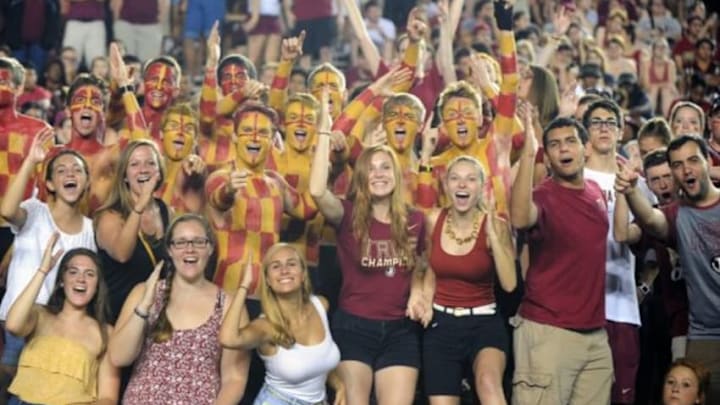 Tennessee Titans quarterback Jake Locker is nursing an injured thumb while backup Charlie Whitehurst takes most of the reps in Friday's practice Mandatory Credit: Melina Vastola-USA TODAY Sports