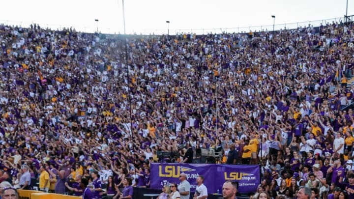 LSU football fans. (Stephen Lew-USA TODAY Sports)