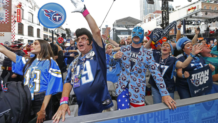 NASHVILLE, TENNESSEE – APRIL 25: Fans of the Tennessee Titans attend Day 1 of the 2019 NFL Draft on April 25, 2019 in Nashville, Tennessee. (Photo by Frederick Breedon/Getty Images)