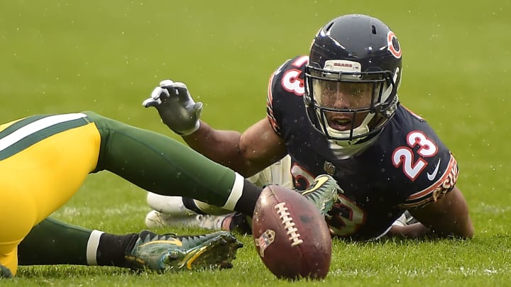 CHICAGO, IL – NOVEMBER 12: Kyle Fuller #23 of the Chicago Bears watches the football after the Packers made an incomplete play in the first quarter at Soldier Field on November 12, 2017 in Chicago, Illinois. (Photo by Stacy Revere/Getty Images)