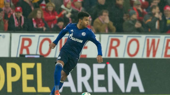 MAINZ, GERMANY - MARCH 09: Weston McKennie of Schalke controls the ball during the Bundesliga match between 1. FSV Mainz 05 and FC Schalke 04 at Opel Arena on March 9, 2018 in Mainz, Germany. (Photo by TF-Images/TF-Images via Getty Images)