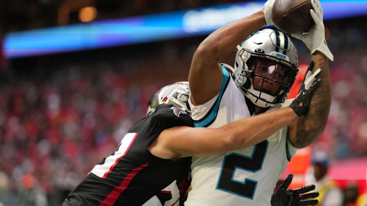 ATLANTA, GEORGIA - OCTOBER 31: D.J. Moore #2 of the Carolina Panthers catches a pass against the Atlanta Falcons at Mercedes-Benz Stadium on October 31, 2021 in Atlanta, Georgia. (Photo by Mark Brown/Getty Images)