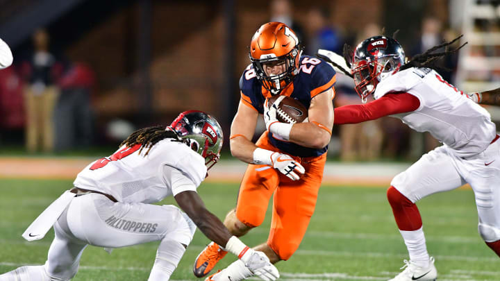 CHAMPAIGN, IL – SEPTEMBER 09: Illinois running back Mike Epstein (26) runs the ball during a non-conference college football game between the Western Kentucky Hilltoppers and the University of Illinois Fighting Illini, September 09, 2017, at Memorial Stadium, Champaign, IL. Illinois won, 20-7. (Photo by Keith Gillett/Icon Sportswire via Getty Images)