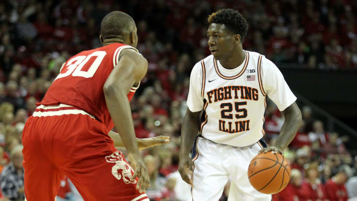 MADISON, WI – FEBRUARY 21: Kendrick Nunn #25 of the Illinois Fighting Illini dribbles the basketball up the court during the first half against Wisconsin Badgers at Kohl Center on February 21, 2016 in Madison, Wisconsin. (Photo by Mike McGinnis/Getty Images)