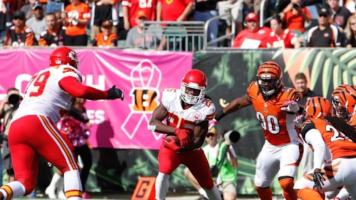 Oct 4, 2015; Cincinnati, OH, USA; Kansas City Chiefs running back Jamaal Charles (25) runs the ball against Cincinnati Bengals in the second half of the game at Paul Brown Stadium. Cincinnati defeated Kansas City 36-21. Mandatory Credit: Mark Zerof-USA TODAY Sports