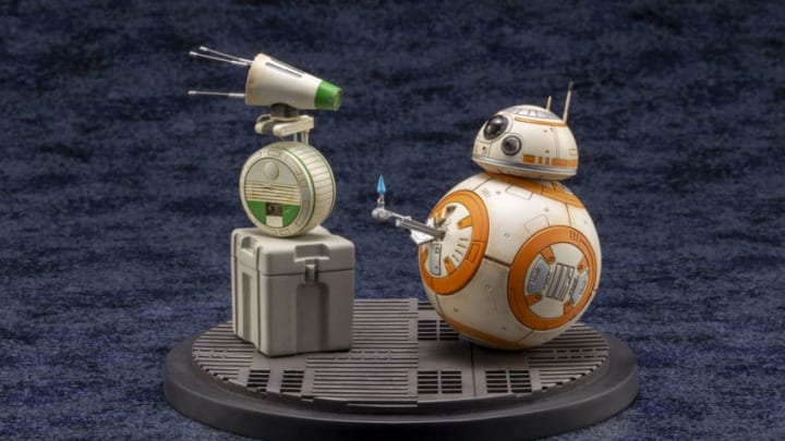 Kotobukiya is proud to announce the addition of a new Star Wars ARTFX statue based on Star Wars: The Rise of Skywalker: D-O & BB-8! Just how do these two characters interact? Watch the film to figure out for yourself! From the torch that can be attached to the side panel that can be opened and closed, this statue is sure to give fans the feeling of owning their very own BB-8. The sculpt and design of both BB-8 and D-O stay true to their original design despite it being in a 1/7 scale. The base also resembles the deck of the Millennium Falcon, giving this statue realism from top to bottom.. Image Courtesy of Disney Parks
