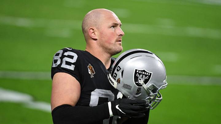 LAS VEGAS, NEVADA - DECEMBER 26: Jason Witten #82 of the Las Vegas Raiders participates in warmups prior to a game against the Miami Dolphins at Allegiant Stadium on December 26, 2020 in Las Vegas, Nevada. (Photo by Ethan Miller/Getty Images)