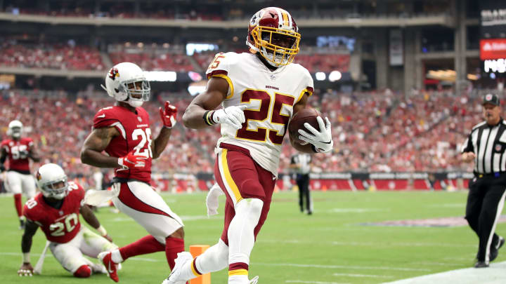 GLENDALE, AZ – SEPTEMBER 09: Running back Chris Thompson #25 of the Washington Redskins runs for a 13-yard touchdown during the second quarter against the Arizona Cardinals at State Farm Stadium on September 9, 2018 in Glendale, Arizona. (Photo by Christian Petersen/Getty Images)