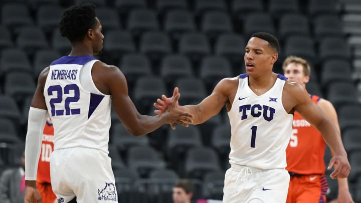 LAS VEGAS, NEVADA – NOVEMBER 24: RJ Nembhard #22 and Desmond Bane #1 of the TCU Horned Frogs (Photo by Ethan Miller/Getty Images)