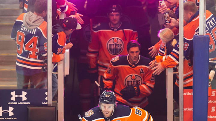 EDMONTON, AB - OCTOBER 18: Connor McDavid #97 of the Edmonton Oilers skates against the Boston Bruins during warm up at Rogers Place on October 18, 2018 in Edmonton, Canada. (Photo by Codie McLachlan/Getty Images)