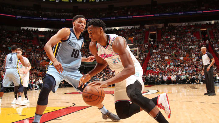 MIAMI, FL – FEBRUARY 24: Hassan Whiteside #21 of the Miami Heat handles the ball during the game against the Memphis Grizzlies on February 24, 2018 at American Airlines Arena in Miami, Florida. NOTE TO USER: User expressly acknowledges and agrees that, by downloading and or using this Photograph, user is consenting to the terms and conditions of the Getty Images License Agreement. Mandatory Copyright Notice: Copyright 2018 NBAE (Photo by Issac Baldizon/NBAE via Getty Images)