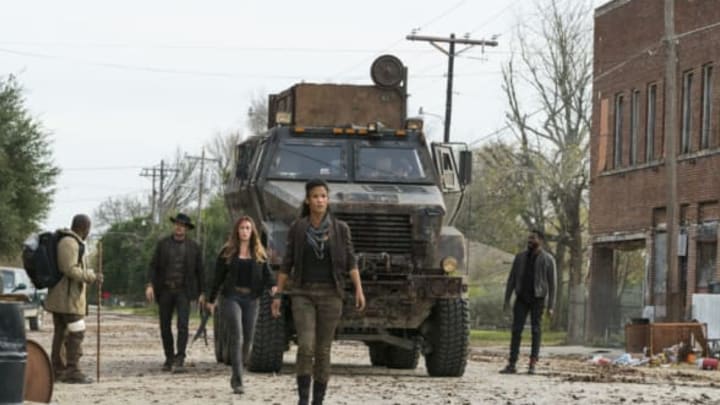 Lennie James as Morgan Jones, Danay Garcia as Luciana, Alycia Debnam-Carey as Alicia Clark, Garret Dillahunt as John Dorie, Colman Domingo as Victor Strand – Fear the Walking Dead _ Season 4, Episode 3 – Photo Credit: Richard Foreman, Jr/AMC