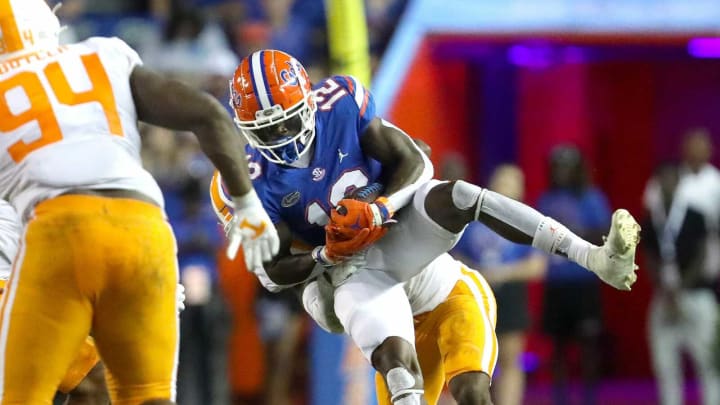 Florida Gators wide receiver Rick Wells (12) makes a catch during the football game between the Florida Gators and Tennessee Volunteers, at Ben Hill Griffin Stadium in Gainesville, Fla. Sept. 25, 2021.Flgai 092521 Ufvs Tennesseefb 33
