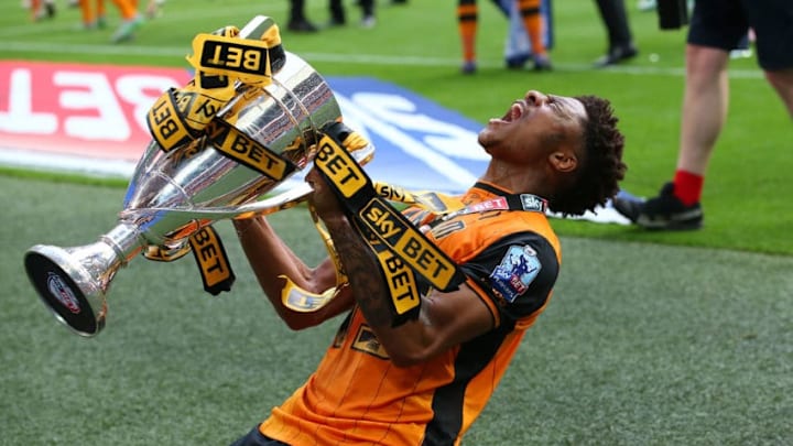 LONDON, ENGLAND - MAY 28: Chuba Akpom of Hull City celebrates with the trophy after the Sky Bet Championship Play Off Final match between Hull City and Sheffield Wednesday at Wembley Stadium on May 28, 2016 in London, England. (Photo by Alex Livesey/Getty Images)