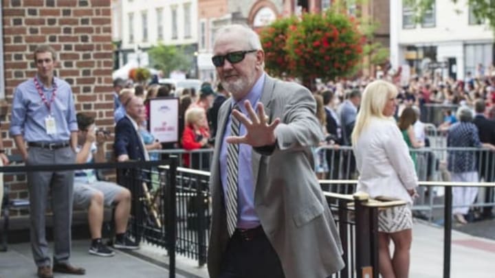 Jul 25, 2015; Cooperstown, NY, USA; Hall of Famer Bruce Sutter waves as he arrives at National Baseball Hall of Fame. Mandatory Credit: Gregory J. Fisher-USA TODAY Sports