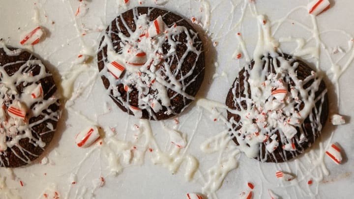 hot cocoa flavors Tiffani Thiessen’s Peppermint Hot Chocolate Cookies