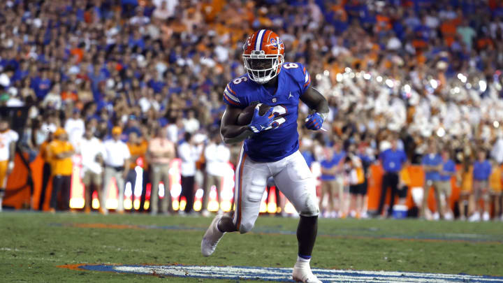 Sep 25, 2021; Gainesville, Florida, USA; Florida Gators running back Nay’Quan Wright (6) runs the ball against the Tennessee Volunteers during the first quarter at Ben Hill Griffin Stadium. Mandatory Credit: Kim Klement-USA TODAY Sports