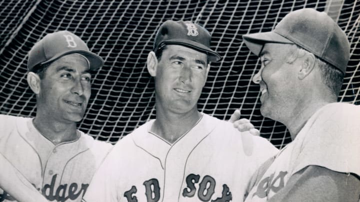 UNSPECIFIED – UNDATED: Carl Furillo, Ted Williams and Duke Snider at spring training, 1955 in Sarasota, Florida . (Sports Studio Photos/Getty Images)