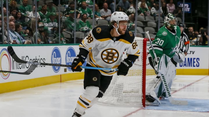 DALLAS, TX – OCTOBER 03: Boston Bruins right wing David Pastrnak (88) skates up the ice during the game between the Dallas Stars and the Boston Bruins on October 03, 2019 at American Airlines Center in Dallas, Texas. (Photo by Matthew Pearce/Icon Sportswire via Getty Images)