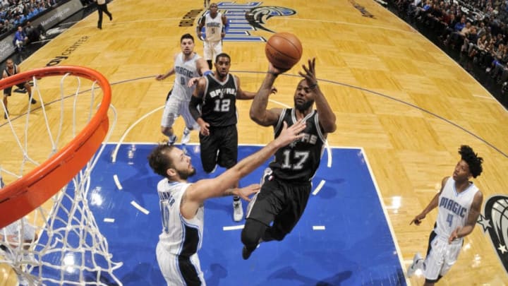 ORLANDO, FL - FEBRUARY 10: Jonathon Simmons #17 of the San Antonio Spurs shoots the ball against the Orlando Magic on February 10, 2016 at Amway Center in Orlando, Florida. NOTE TO USER: User expressly acknowledges and agrees that, by downloading and or using this photograph, User is consenting to the terms and conditions of the Getty Images License Agreement. Mandatory Copyright Notice: Copyright 2016 NBAE (Photo by Fernando Medina/NBAE via Getty Images)