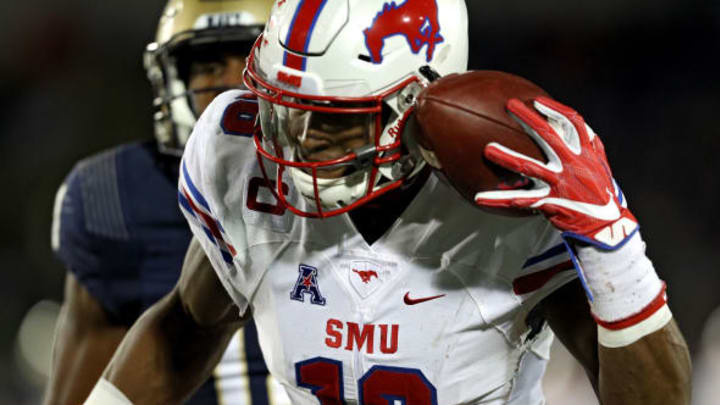 ANNAPOLIS, MD – NOVEMBER 11: Wide receiver Courtland Sutton #16 of the Southern Methodist Mustangs makes a catch against the Navy Midshipmen during the second half at Navy-Marines Memorial Stadium on November 11, 2017 in Annapolis, Maryland. (Photo by Patrick Smith/Getty Images)