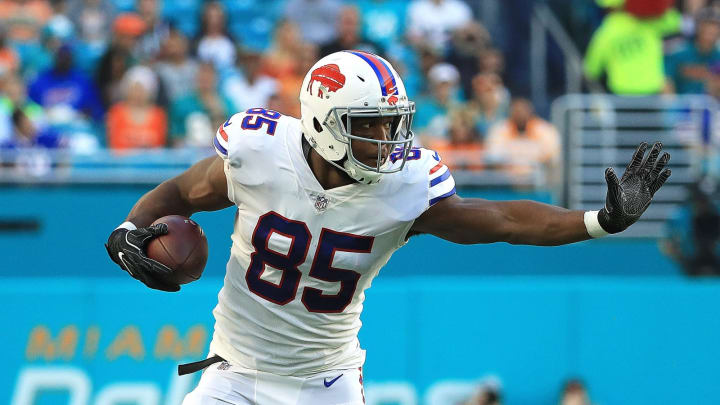 MIAMI GARDENS, FL – DECEMBER 31: Charles Clay #85 of the Buffalo Bills during the first quarter against the Miami Dolphins at Hard Rock Stadium on December 31, 2017 in Miami Gardens, Florida. (Photo by Mike Ehrmann/Getty Images)