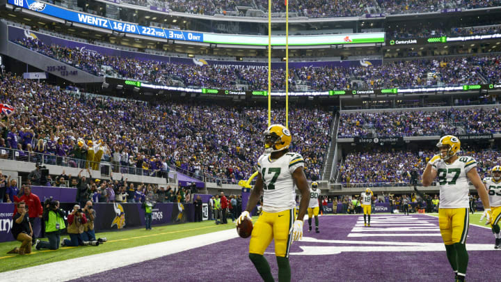 MINNEAPOLIS, MN – OCTOBER 15: Davante Adams #17 of the Green Bay Packers scores a touchdown after a 14 yard reception during the second quarter of the game on October 15, 2017 at US Bank Stadium in Minneapolis, Minnesota. (Photo by Hannah Foslien/Getty Images)