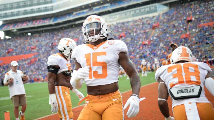 Tennessee linebacker Kwauze Garland (15) warms up before a game at Ben Hill Griffin Stadium in Gainesville, Fla. on Saturday, Sept. 25, 2021.Kns Tennessee Florida Football