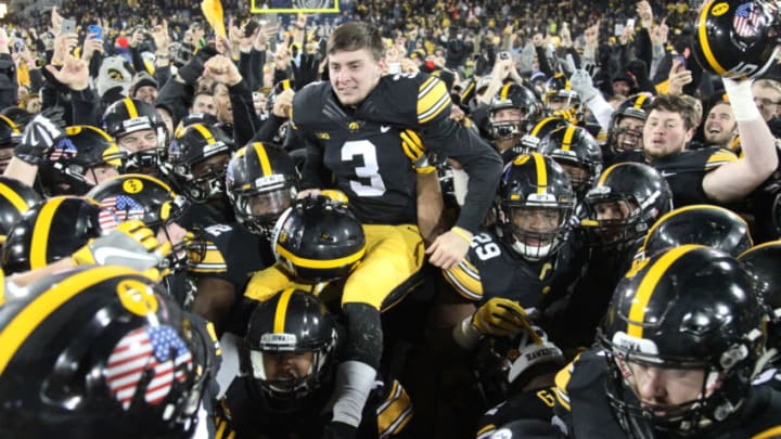 Keith Duncan, Iowa Hawkeyes, Michigan Wolverines. (Photo by Matthew Holst/Getty Images)