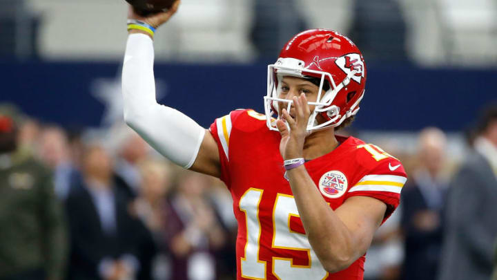 ARLINGTON, TX - NOVEMBER 05: Patrick Mahomes