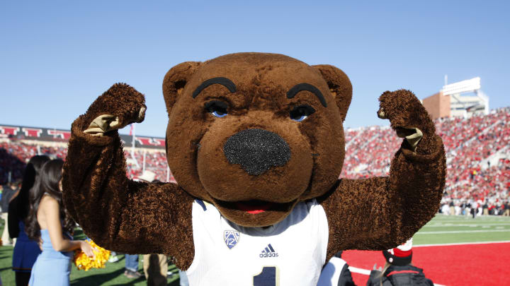 SALT LAKE CITY, UT – NOVEMBER 21: ‘Joe Bruin’ the mascot of the UCLA Bruins works the sidelines during a game against the Utah Utes during the first half of a college football game at Rice Eccles Stadium on November 21, 2015 in Salt Lake City, Utah. (Photo by George Frey/Getty Images)