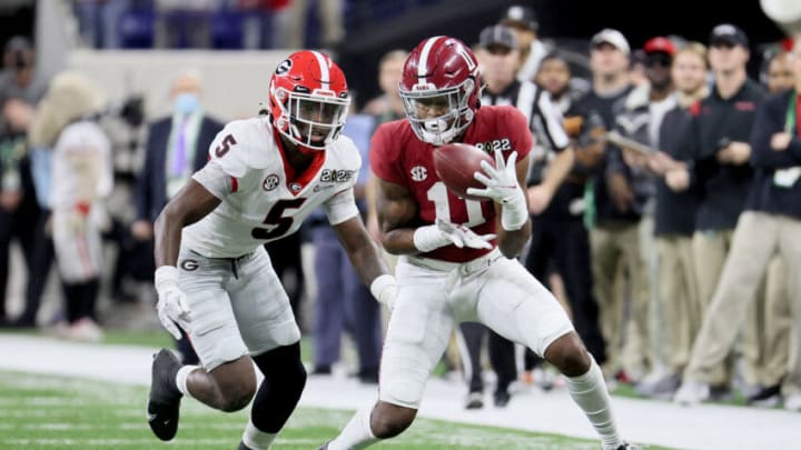 INDIANAPOLIS, INDIANA - JANUARY 10: Keelee Ringo #5 of the Georgia Bulldogs defends Traeshon Holden #11 of the Alabama Crimson Tide at Lucas Oil Stadium on January 10, 2022 in Indianapolis, Indiana. (Photo by Andy Lyons/Getty Images)
