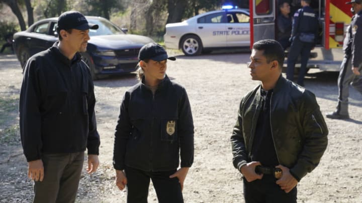 “Sangre” – Evidence from the stabbing of a Marine Sergeant leads Torres to meet his father, Miguel (Steven Bauer), who left when he was a child, on NCIS, Tuesday, April 20 (8:00-9:00 PM, ET/PT) on the CBS Television Network. Pam Dawber returns as investigative reporter Marcie Warren. Pictured: Sean Murray as NCIS Special Agent Timothy McGee, Emily Wickersham as NCIS Special Agent Eleanor "Ellie" Bishop, Wilmer Valderrama as NCIS Special Agent Nicholas “Nick” Torres. Photo: Sonja Flemming/CBS ©2021 CBS Broadcasting, Inc. All Rights Reserved.