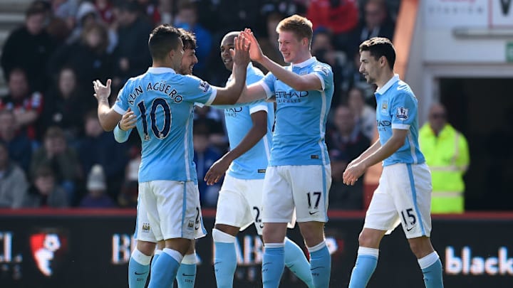 BOURNEMOUTH, ENGLAND - APRIL 02: Kevin de Bruyne (2nd R) of Manchester City celebrates scoring his team's second goal with his team mates during the Barclays Premier League match between A.F.C. Bournemouth and Manchester City at Vitality Stadium on April 2, 2016 in Bournemouth, England. (Photo by Mike Hewitt/Getty Images)
