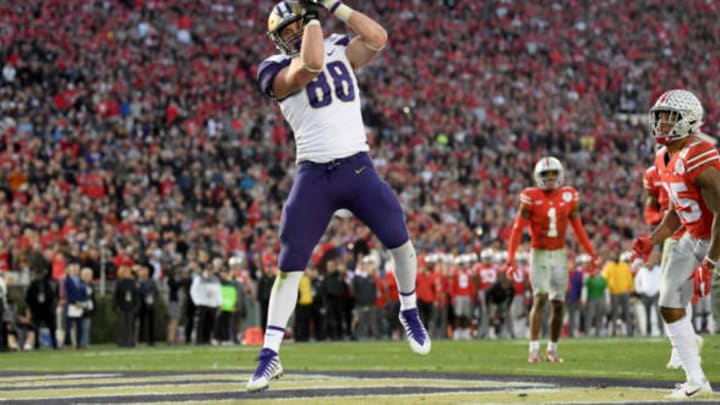 PASADENA, CA – JANUARY 01: Drew Sample #88 of the Washington Huskies scores a touchdown during the second half in the Rose Bowl Game presented by Northwestern Mutual at the Rose Bowl on January 1, 2019, in Pasadena, California. (Photo by Harry How/Getty Images)