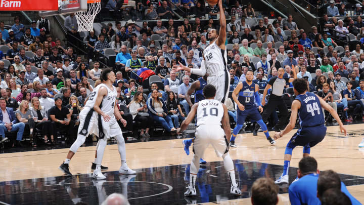 SAN ANTONIO, TX – APRIL 10: LaMarcus Aldridge #12 of the San Antonio Spurs drives through the paint during the game against the Dallas Mavericks (Photos by Mark Sobhani/NBAE via Getty Images)