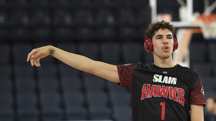 CAIRNS, AUSTRALIA – NOVEMBER 09: NBA Draft prospect LaMelo Ball of the Illawarra Hawks warms up before his round six NBL match against the Cairns Taipans at the Cairns Convention Centre. (Photo by Ian Hitchcock/Getty Images)