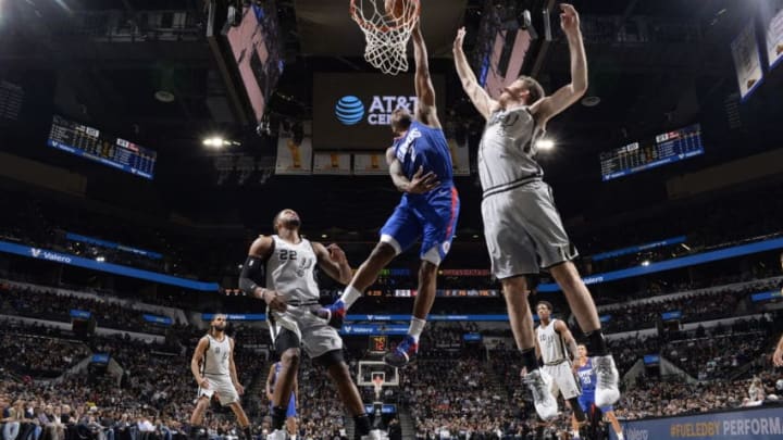 SAN ANTONIO, TX - DECEMBER 21: Kawhi Leonard #2 of the LA Clippers dunks the ball during the game against the San Antonio Spurs on December 21, 2019 at the AT&T Center in San Antonio, Texas. NOTE TO USER: User expressly acknowledges and agrees that, by downloading and or using this photograph, user is consenting to the terms and conditions of the Getty Images License Agreement. Mandatory Copyright Notice: Copyright 2019 NBAE (Photos by Logan Riely/NBAE via Getty Images)