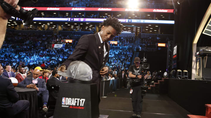 BROOKLYN, NY – JUNE 22: De’Aaron Fox is selected fifth overall by the Sacramento Kings at the 2017 NBA Draft on June 22, 2017 (Photo by Michelle Farsi/NBAE via Getty Images)