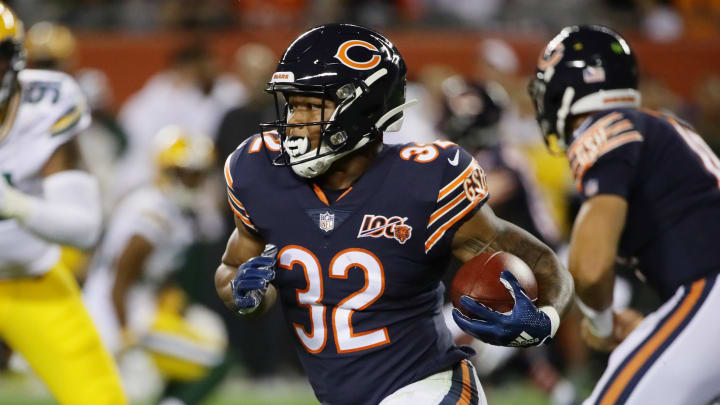 CHICAGO, ILLINOIS – SEPTEMBER 05: David Montgomery #32 of the Chicago Bears runs with the ball during the first quarter against the Green Bay Packers in the game at Soldier Field on September 05, 2019 in Chicago, Illinois. (Photo by Jonathan Daniel/Getty Images)